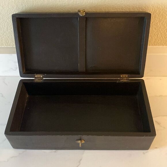 Vintage Wooden Box with Brass accents - Picture 8 of 16